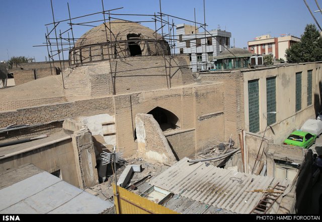 مسجد حاج رجبعلی در آستانه فروپاشي